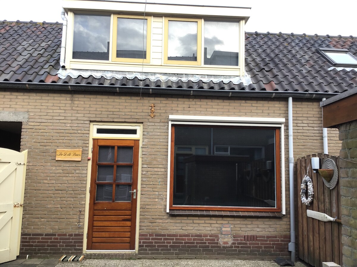 at_sea_egmond_aan_zee.jpg